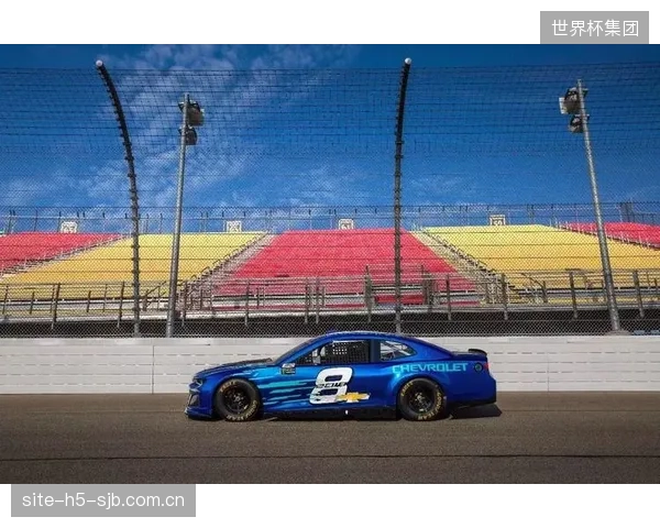 远程判罚中心的建立不仅降低了运营成本，还为NASCAR等组织开辟了全新的远程比赛控制授权赞助等商业变现机会